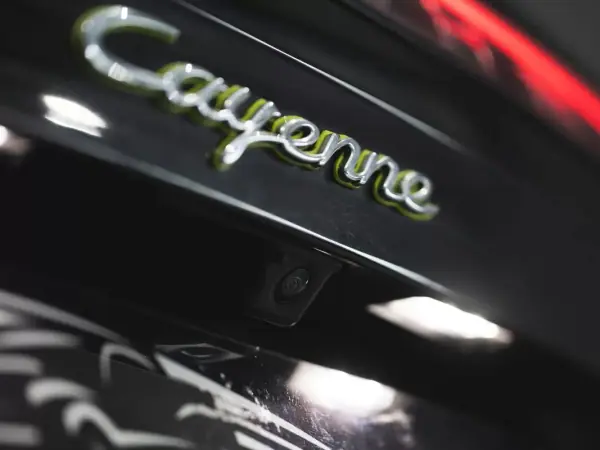 Porsche Cayenne 2018 - 57990 EUR, 119000 km - AUTO.MOTO.pt - 119000km - foto 12 de 24