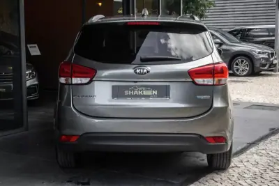 Kia Carens 2015 - 9900 EUR, 221885 km - 221885km - foto 9 de 36