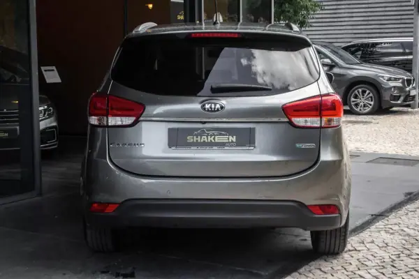 Kia Carens 2015 - 9900 EUR, 221885 km - 221885km - foto 9 de 36
