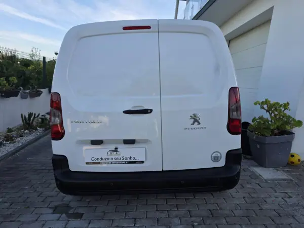 Peugeot Partner 2019 - 13990 EUR, 73560 km - AUTO.MOTO.pt - 73560km - foto 18 de 52