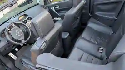 Renault Mégane Cabrio 2008 - 4800 EUR, 310000 km - AUTO.MOTO.pt - 310000km - foto 4 de 5