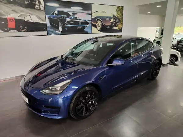Tesla Model 3 2021 - 25990 EUR, 100000 km - AUTO.MOTO.pt - 100000km - foto 25 de 46