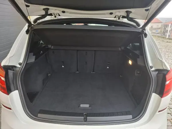 BMW 216 Active Tourer 2015 - 14990 EUR, 142957 km - AUTO.MOTO.pt - 142957km - foto 19 de 20