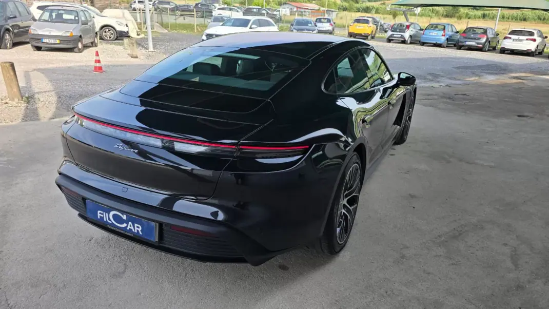 Porsche Taycan 2021 - 54500 EUR, 141090 km - 141090km - foto 7 de 30