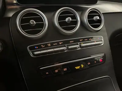 Mercedes-Benz GLC 220 2020 - 39500 EUR, 165000 km - AUTO.MOTO.pt - 165000km - foto 28 de 34