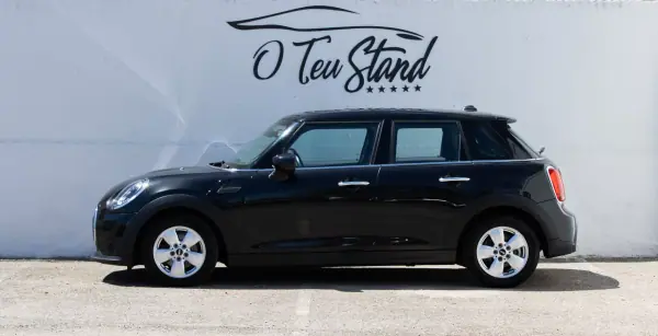 MINI 5 Portas 2022 - 16999 EUR, 153000 km - AUTO.MOTO.pt - 153000km - foto 5 de 38
