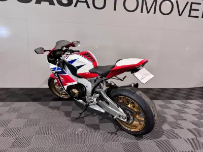 Honda CBR 1000RR 2015 - 14500 EUR, 33944 km - AUTO.MOTO.pt - 33944km - foto 19 de 21