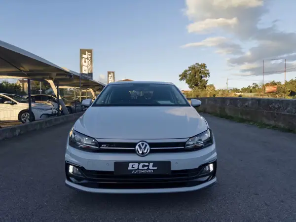 Volkswagen Polo 2018 — photo 2 of 37
