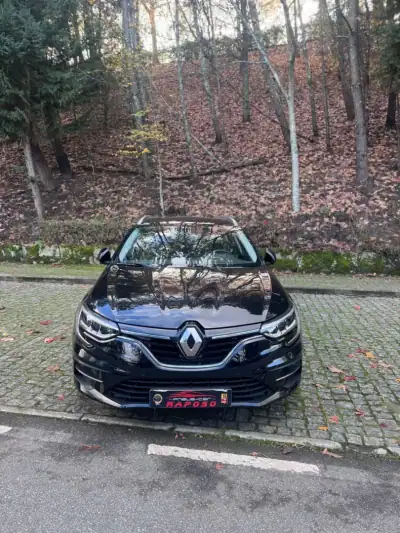 Renault Mégane Break 2022 - 17500 EUR, 116925 km - AUTO.MOTO.pt - 116925km - foto 2 de 19