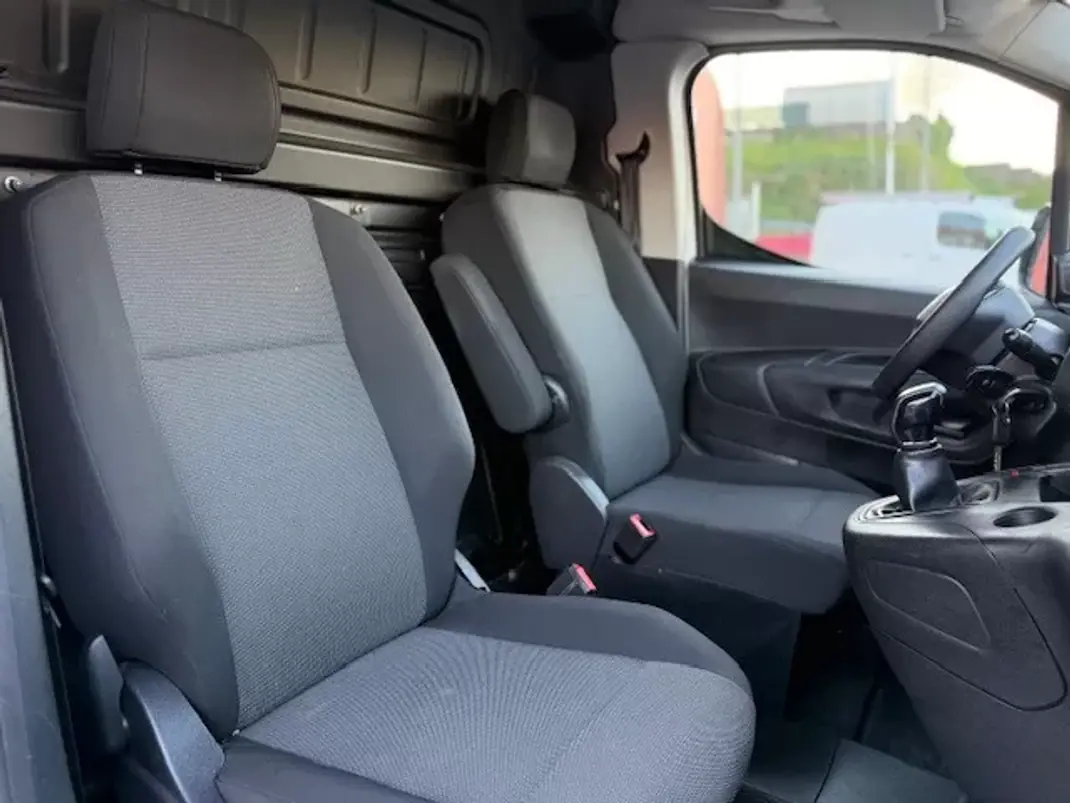 Peugeot PARTNER 1.5 HDI PRO LONGA L2H1 2020 - 11900 EUR, 177000 km - AUTO.MOTO.pt - 177000km - foto 5 de 14