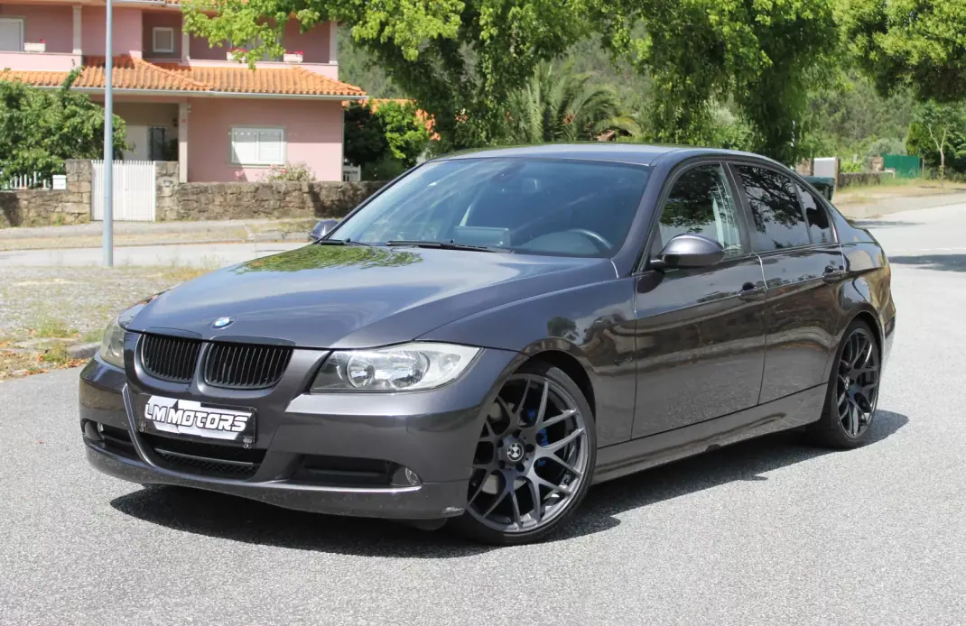 BMW 320 2008 - 8990 EUR, 338000 km - AUTO.MOTO.pt - 338000km - foto 2 de 35