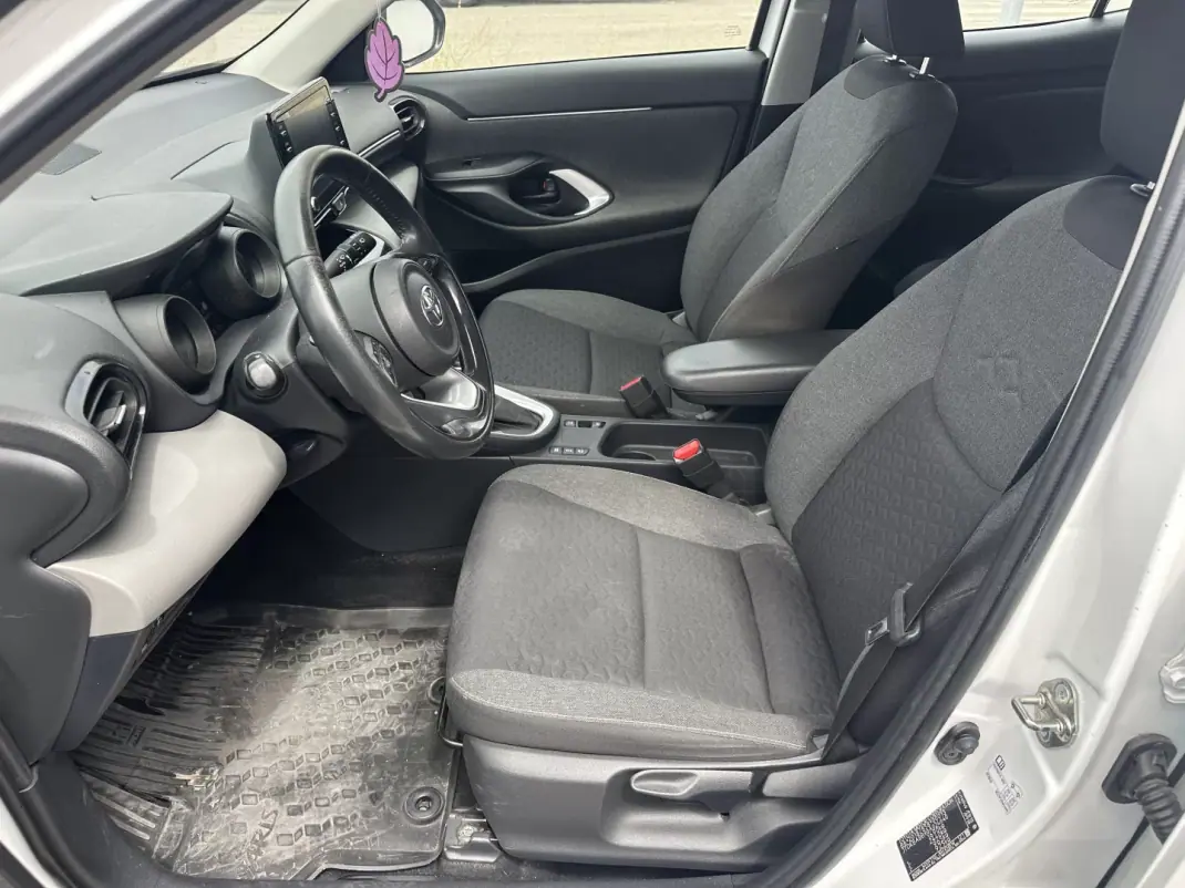 Toyota Yaris Cross 2022 - 20990 EUR, 108000 km - 108000km - foto 11 de 16