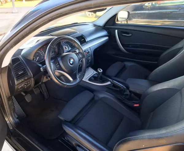 BMW 118 2012 - 11990 EUR, 209580 km - AUTO.MOTO.pt - 209580km - foto 9 de 20