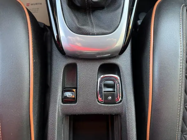 Opel Cascada 2018 - 16900 EUR, 128000 km - AUTO.MOTO.pt - 128000km - foto 39 de 43