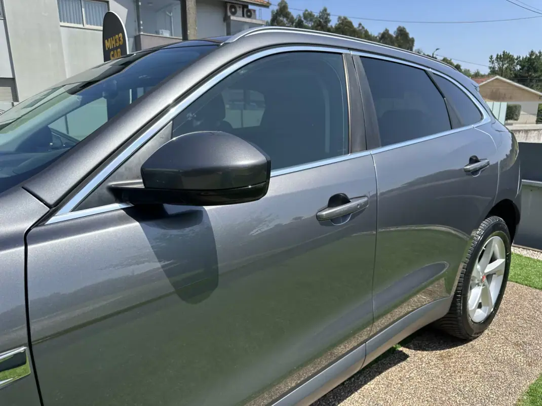 Jaguar F-Pace 2018 - 22500 EUR, 146000 km - 146000km - foto 19 de 69