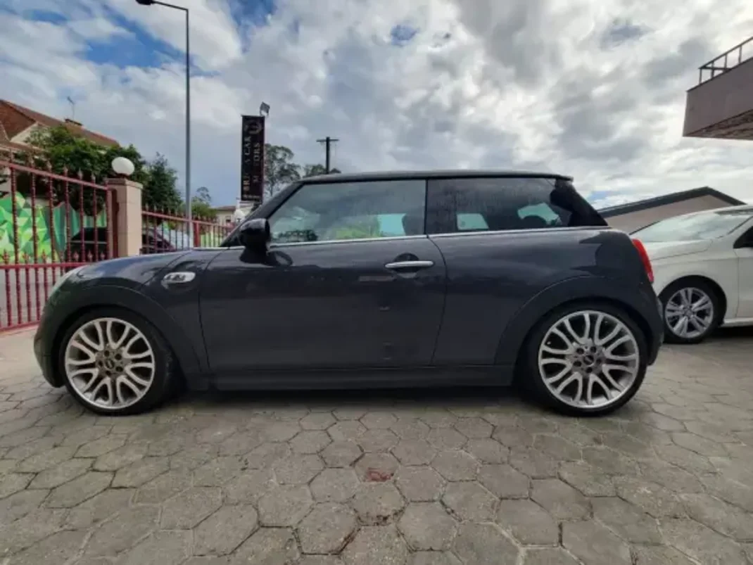MINI Cooper 2015 - 20990 EUR, 182000 km - AUTO.MOTO.pt - 182000km - foto 9 de 33