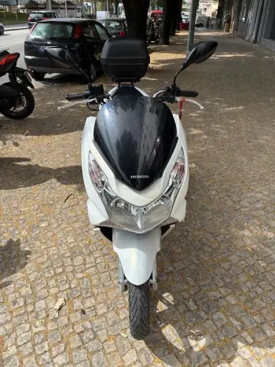 Honda PCX 125 2011 - 1550 EUR, 40268 km - AUTO.MOTO.pt - 40268km - foto 4 de 12