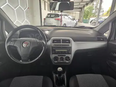 Fiat Grande Punto 2010 - 6000 EUR, 161462 km - AUTO.MOTO.pt - 161462km - foto 32 de 35