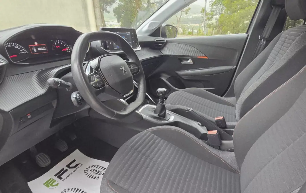 Peugeot 208 2023 - 13950 EUR, 78000 km - AUTO.MOTO.pt - 78000km - foto 10 de 16