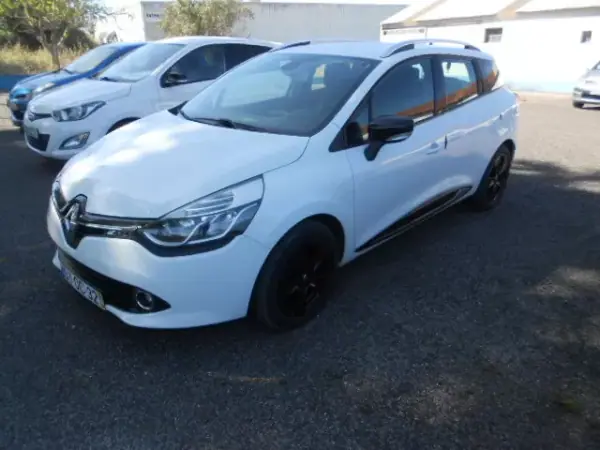 Renault Clio 2013 - 11500 EUR, 137126 km - AUTO.MOTO.pt - 137126km - foto 2 de 13