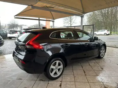 Volvo V40 2014 - 10950 EUR, 203325 km - AUTO.MOTO.pt - 203325km - foto 8 de 32
