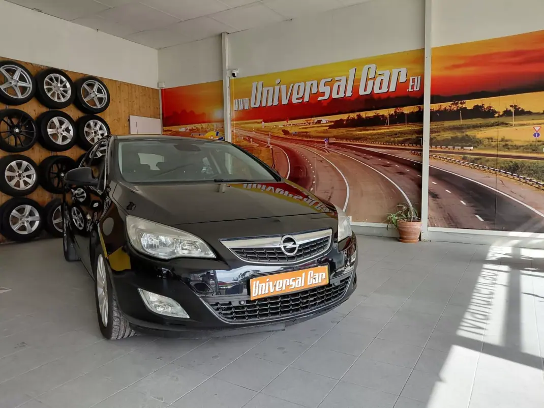 Opel Astra 2010 - 6900 EUR, 212000 km - AUTO.MOTO.pt - 212000km - foto 1 de 20
