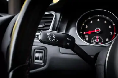 Volkswagen Golf 2015 - 24990 EUR, 83192 km - AUTO.MOTO.pt - 83192km - foto 16 de 45