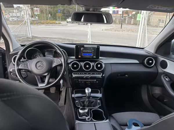 Mercedes-Benz C 180 2016 - 22500 EUR, 183602 km - AUTO.MOTO.pt - 183602km - foto 8 de 10