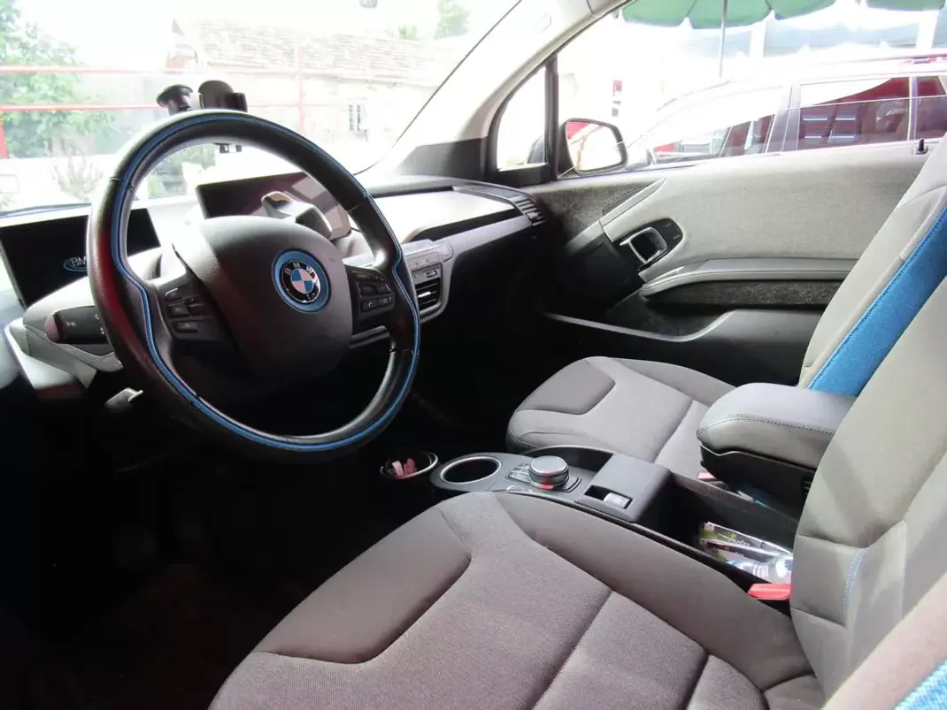 BMW i3 2018 - 17000 EUR, 99120 km - 99120km - foto 10 de 21