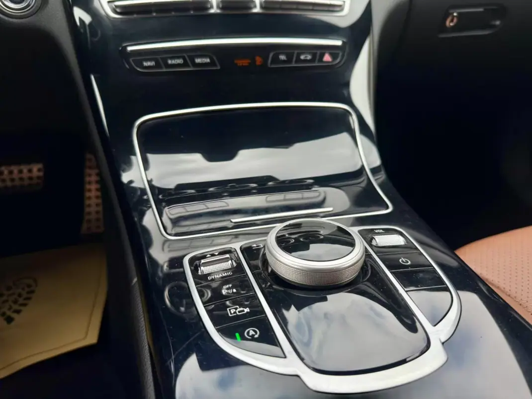 Mercedes-Benz C 220 2019 - 28950 EUR, 109000 km - 109000km - foto 25 de 27