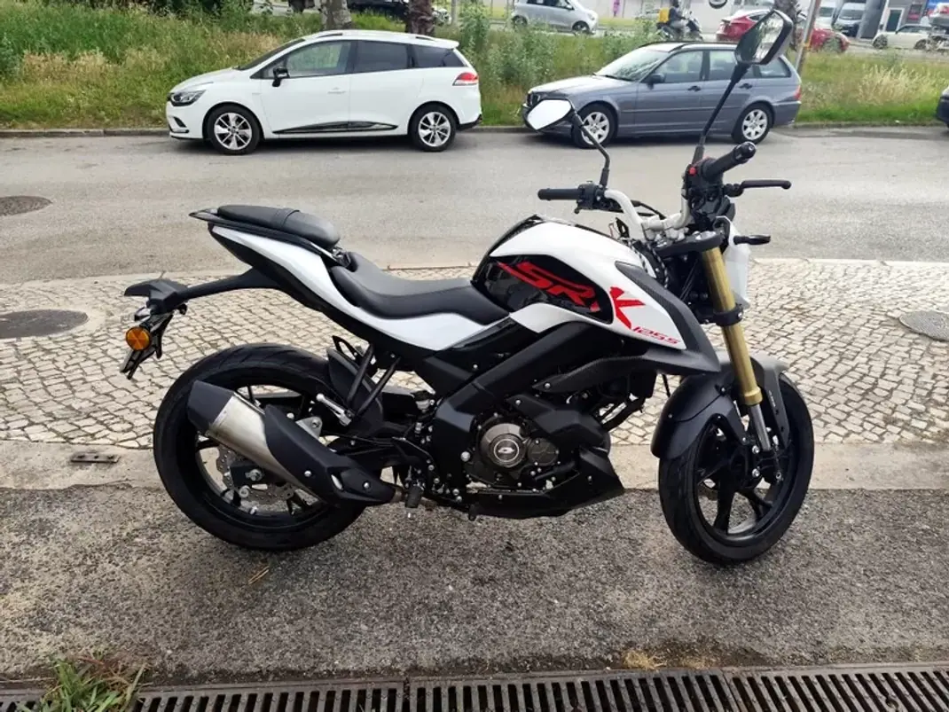 2025 - 2880 EUR, 3300 km - AUTO.MOTO.pt - 3300km - foto 1 de 16