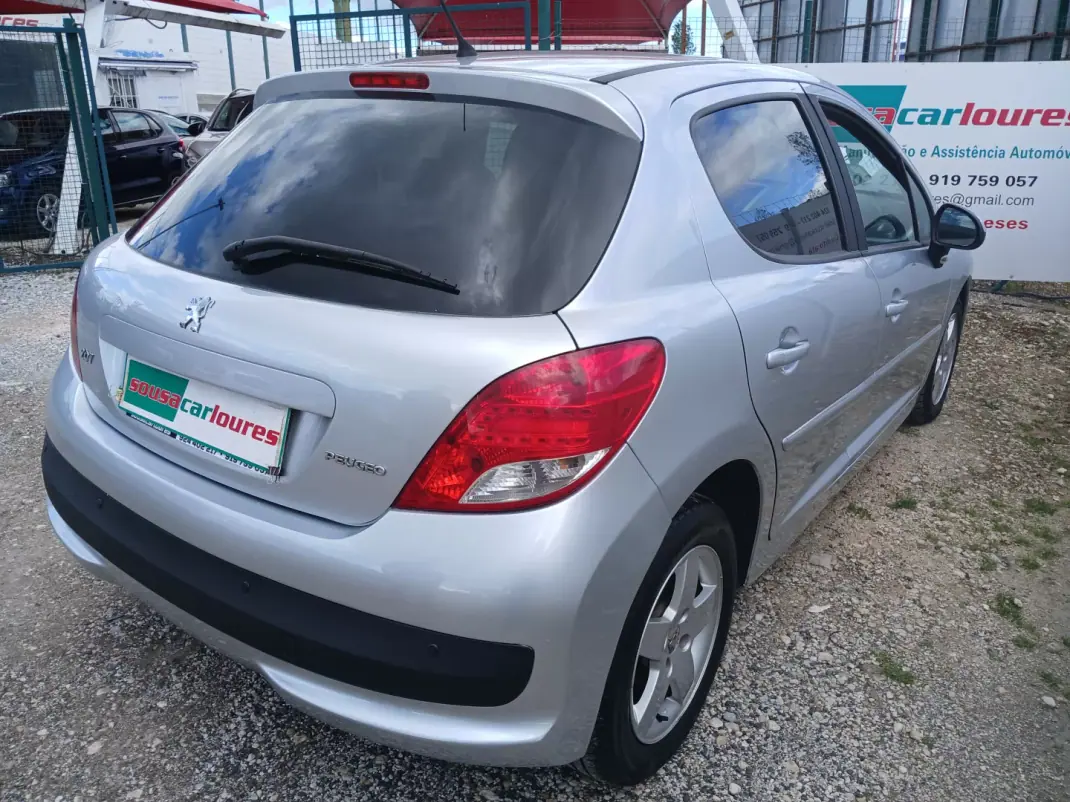 Peugeot 207 2012 - 5250 EUR, 180948 km - AUTO.MOTO.pt - 180948km - foto 9 de 28