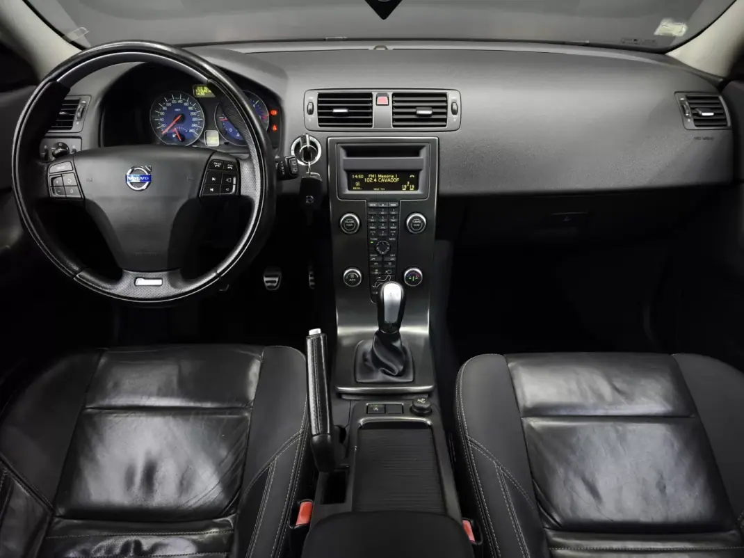 Volvo C30 2012 - 10950 EUR, 265888 km - AUTO.MOTO.pt - 265888km - foto 23 de 35