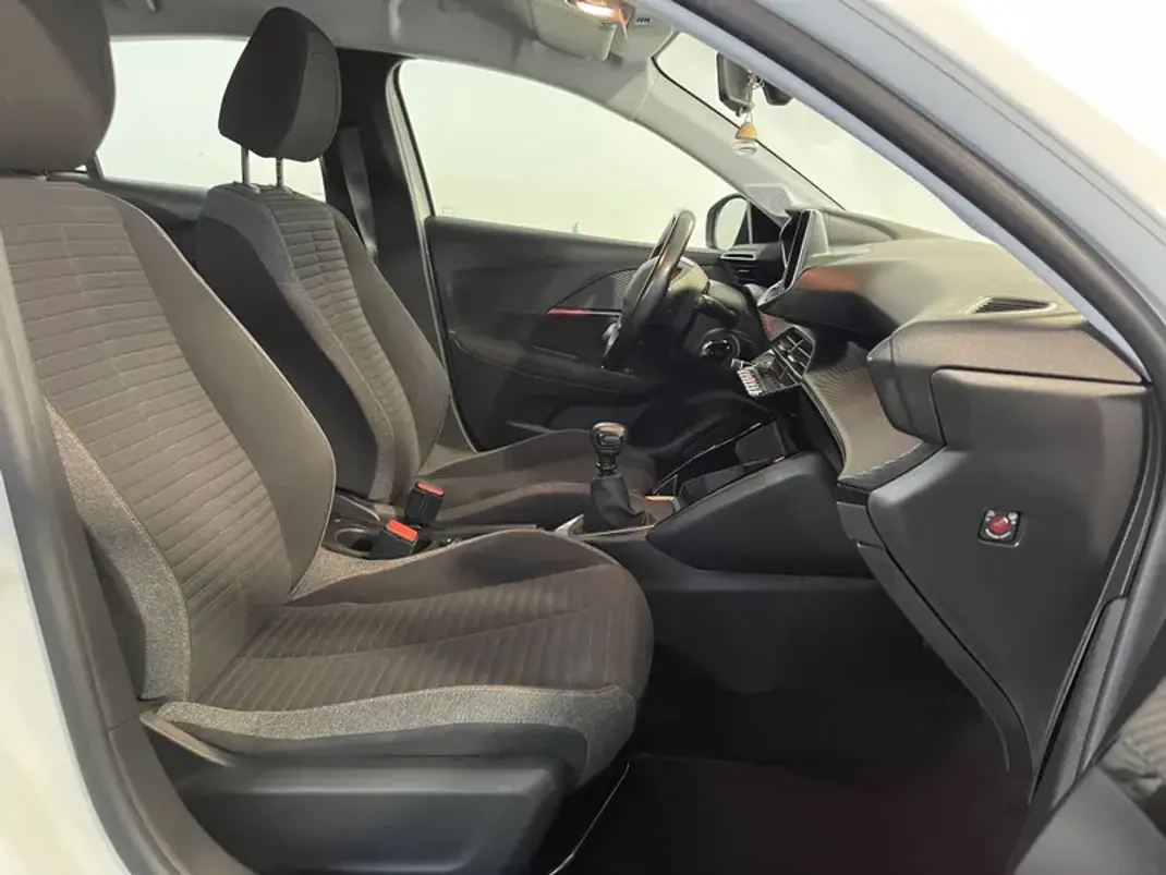 Peugeot 208 2020 - 11900 EUR, 177000 km - AUTO.MOTO.pt - 177000km - foto 14 de 28