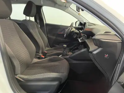 Peugeot 208 2020 - 11900 EUR, 177000 km - AUTO.MOTO.pt - 177000km - foto 14 de 28