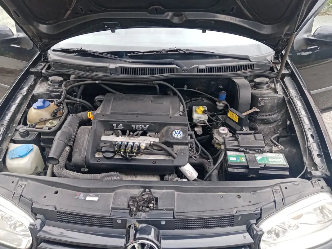Volkswagen Golf 2000 - 1500 EUR, 303000 km - 303000km - foto 6 de 7