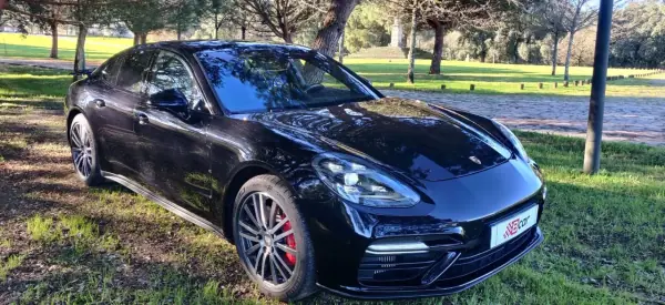 Porsche Panamera 2017 - 76490 EUR, 62500 km - AUTO.MOTO.pt - 62500km - foto 3 de 49