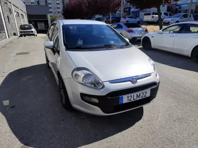 Fiat Punto Evo 2011 - 5000 EUR, 258000 km - AUTO.MOTO.pt - 258000km - foto 7 de 18