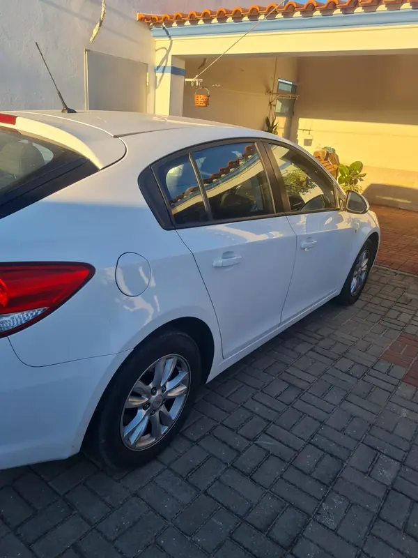 Chevrolet Cruze 2013 - 5000 EUR, 254000 km - AUTO.MOTO.pt - 254000km - foto 5 de 6