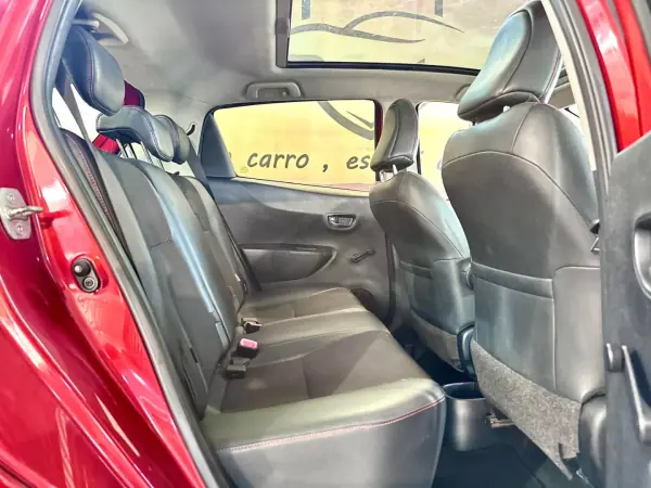 Toyota Yaris 2011 - 10900 EUR, 203453 km - AUTO.MOTO.pt - 203453km - foto 14 de 23