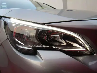 Peugeot 3008 2018 - 15849 EUR, 208020 km - foto 6 de 20