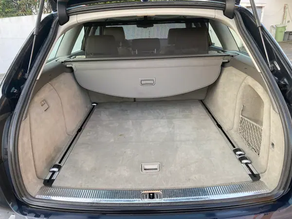 Audi A6 Avant 2008 - 7100 EUR, 243256 km - AUTO.MOTO.pt - 243256km - foto 9 de 14