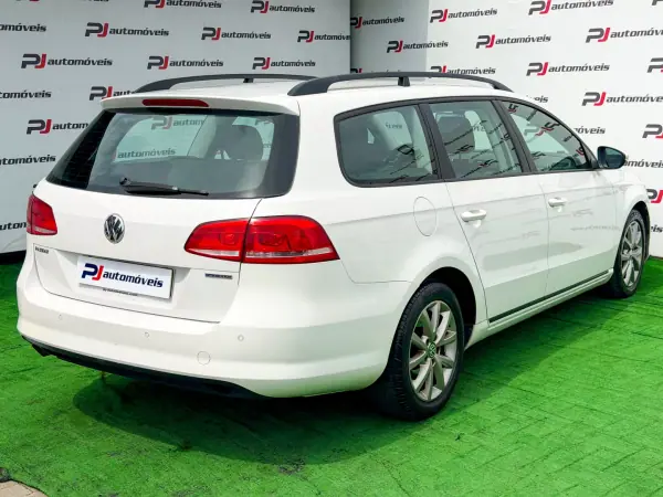 Volkswagen Passat Variant 2013 - 8500 EUR, 239977 km - AUTO.MOTO.pt - 239977km - foto 7 de 25