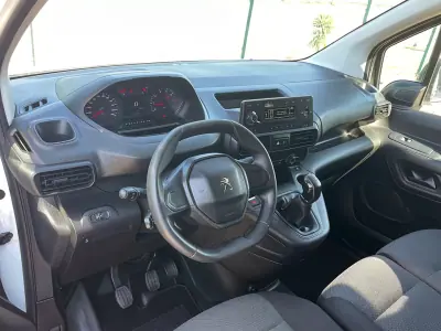 Peugeot Partner 2021 - 11400 EUR, 148000 km - 148000km - foto 21 de 32