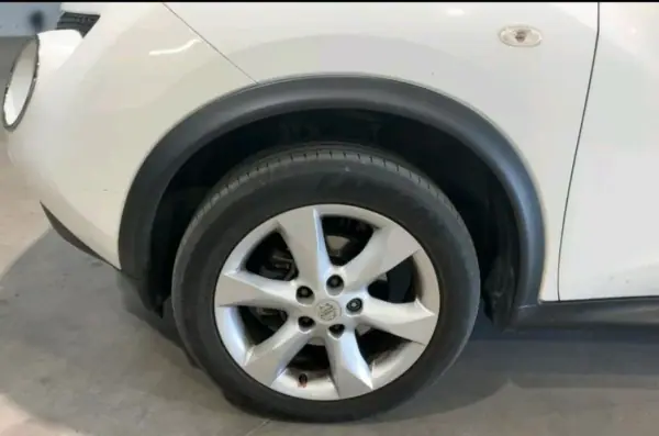 Nissan Juke 2012 - 8900 EUR, 175015 km - AUTO.MOTO.pt - 175015km - foto 8 de 9