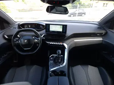 Peugeot 3008 2023 - 18990 EUR, 64989 km - 64989km - foto 11 de 18