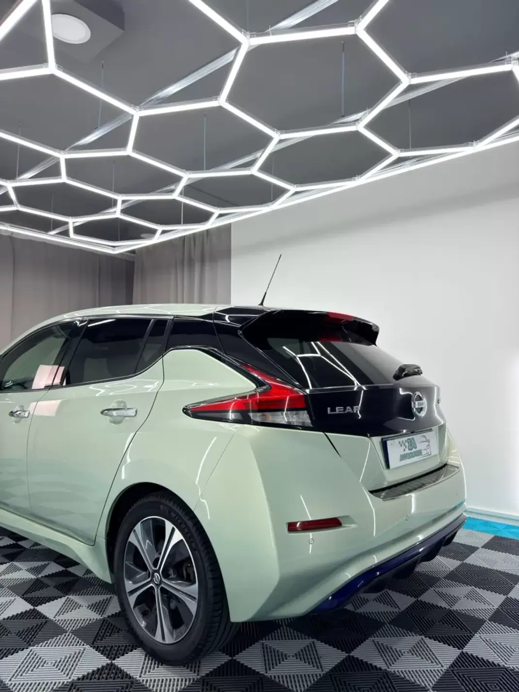 Nissan Leaf 2018 - 12500 EUR, 74000 km - AUTO.MOTO.pt - 74000km - foto 5 de 23