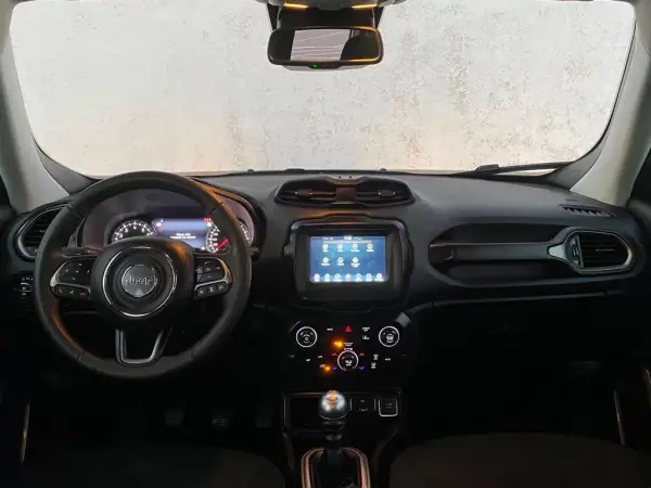 Jeep Renegade 2023 - 18900 EUR, 68317 km - AUTO.MOTO.pt - 68317km - foto 15 de 22