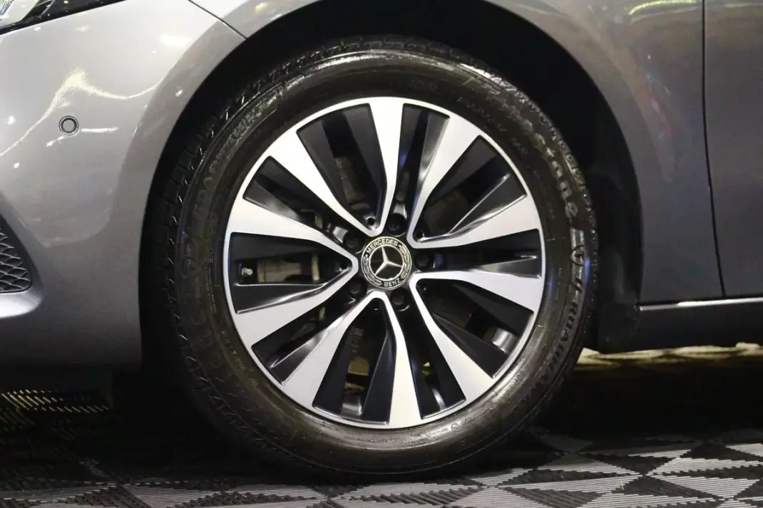 Mercedes-Benz A 250 2020 - 23900 EUR, 140000 km - AUTO.MOTO.pt - 140000km - foto 3 de 35