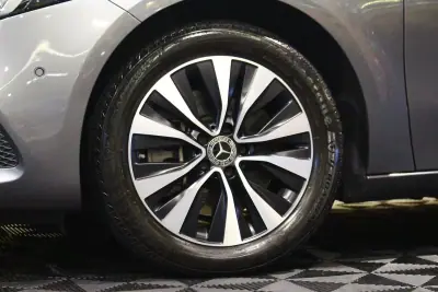 Mercedes-Benz A 250 2020 - 23900 EUR, 140000 km - AUTO.MOTO.pt - 140000km - foto 3 de 35